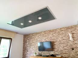 Plameco Spanndecke Im Woh Und Esszimmer Weiss Matte Decke Mit Einem Schonen Designelement In Grau Hochglanz Uber De Spanndecken Esszimmer Weiss Design Element