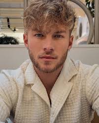 Aaron Batchelor's Instagram, Twitter & Facebook