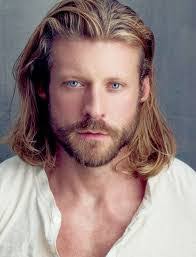 Justin Hook's Instagram, Twitter & Facebook