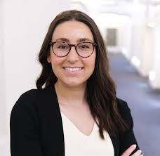 Danielle Gott's Instagram, Twitter & Facebook