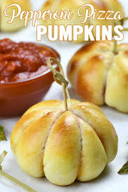 Pepperoni Pizza Pumpkins Are Quick And Easy Pizza Bites Loaded With Marinara Sauce Mozzarella Cheese An Halloween Appetizers Easy Homemade Snacks Pizza Bites