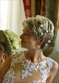 Avete la fronte alta e siete stempiati? Acconciature Da Sposa Capelli Corti