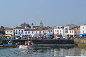 The port of joinville is on the northeast coast of this small island which lies about 10nm west of mainland france and approximately 50nm south of saint nazaire. Visite De Port Breton A Port Joinville Heritage L Ile D Yeu Office De Tourisme De L Ile D Yeu