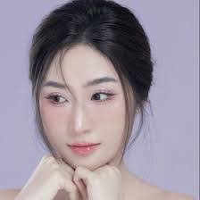 Trang Luu's Instagram, Twitter & Facebook