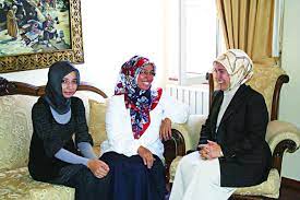 Fatıma zehra dilipak, yakın zamanda ülke gündemine gelen isimler arasında yer almıştı. Dilipak In Esinden Ak Parti Ye Sitem Dolu Mektup 30 Yillik Dostlarimiz Bir Telefon Dahi Acmadi Independent Turkce