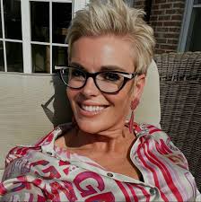 What is the name of this hairstyle?