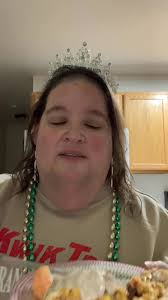 😎KT Cooking with Miss Kwik Trip😎, Y’alll go snag up some $2.99 packs of  brats (limit 4) and some other tailgating goodies from the Kwik Trip😜,  Highly recommend making the Brausauge gravy “benedict”! ...