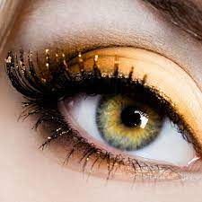 Smokey eyes sind von den laufstegen und red carpets der welt nicht mehr wegzudenken. Grune Augen Schminken Die Besten Tipps Brigitte De