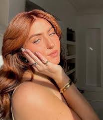 Elise Hebert's Instagram, Twitter & Facebook