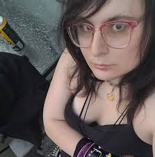 Channing Tatum probably smells like what?? ✨👃✨ Bridget Everett and Vanessa  Bayer go head-to-head!