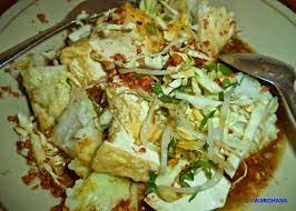 Resep kupat tahu khas solo, banyumas, dan bandung paling praktis serta cara membuat kupat tahu enak dicampur dengan sayuran dan bumbu resep kupat tahu ada beragam dan tingkat kepedasannya bisa disesuaikan. Ketagihan Kupat Tahu Magelang