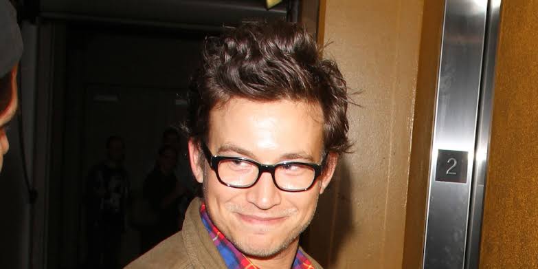 jonathan taylor thomas wife