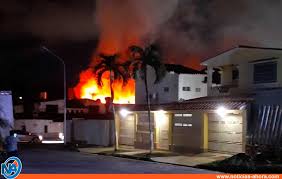 Un incendio de pastizales toma lugar la tarde de este jueves 24 de enero en la comuna de peñalolén, específicamente en las cercanías de quilín con ensenada. Incendio En Vivienda En El Parral Fue Sofocado Por Los Bomberos