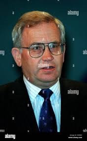 Robinson 1998 hi-res stock photography and images