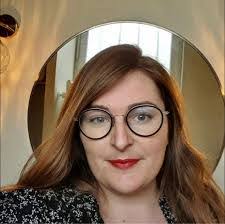 Laura Marchand's Instagram, Twitter & Facebook