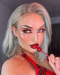 Ruth Cortez's Instagram, Twitter & Facebook