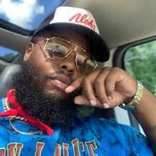 Swipe: Gospel Artist #ToddDulaney addressed his concerns about the attire  being worn during Stellar Awards weekend. Share your thoughts.  #GospelArtistEnt @aldrenmccullar