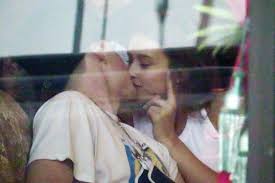 Brooklyn beckham seen kissing a model, seems to have broken up with chloë grace moretz. Brooklyn Beckham All But Confirms Chloe Grace Moretz Split As He S Snapped Kissing Playboy Model New York Daily News