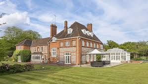 Omni parker house now offers delivery of their iconic pie to anywhere in the country. Former England Star Scott Parker 39 Will Build 3m Mansion Close To Ex Teammate John Terry Express Digest