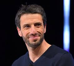 Louis Camus's Instagram, Twitter & Facebook