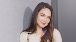 Villa luna maya is conveniently situated in jalan aseman bagus in padonan district of canggu just in 3 km from the centre. Luna Maya Sebut 3 Kata Yang Menggambarkan Kisah Cintanya Saat Ini Kasihan Tragis Nelangsa Tribunnewsmaker Com