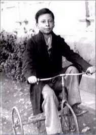 Looks like papa burman is transferring his musical legacy to 'pancham', having ancticipated the great heights his little angel would achieve in life. Pin On Wallpapers