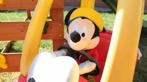 Přezka byla hliníková a přetrhla se. Toys Disney Mickey Mouse