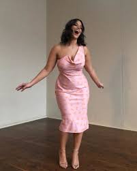 Keepsake The Label On Instagram The Beautiful Ashleygraham Wears The Allure Dress In Blush Ditsy Floral Also Available Allure Dress Curvy Outfits Fashion