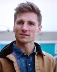 Andrew Walker and Rachel Boston have a special message for all the  birdwatchers out there! 🪶❤️ Don't miss as they star in Saturday's all new  Adventures in Love & Birding, starting at