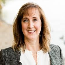 Stephanie Devitt's Instagram, Twitter & Facebook