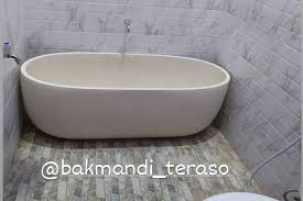 Tak hanya menjadikan kamar mandi lebih nyaman, kamar mandi outdoor juga bisa dijadikan tempat untuk relaksasi. 8 Desain Gambar Bathtub Minimalis Mewah Menarik Cari Pilihanmu