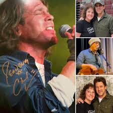 Today we are thankful for Christian Kane and all of the members of this  wonderful fan group. Happy Thanksgiving everyone! 😊