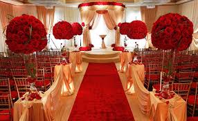 Elegant shades like cream and gold or royal reds matched with marigolds and jasmines make wonderful wedding decor. Do You Know Which Flowers Are Best For Wedding Decoration And Why Floweraura