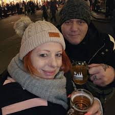 Am heutigen Tag, dem 24.12. verlosen wir einen 100€ Gutschein ❤️😎🔥 Es  gelten folgende Bedingungen um in den Lostopf zu kommen: 🌲⭐️ Der Gewinner  oder die Gewinnerin wird aus dem Lostopf von