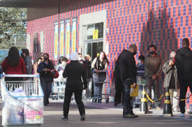 *suspensão do funcionamento dos serviços. Supermercados De Curitiba Preveem Caos As Quintas E Sextas E Pedem Revisao De Novo Decreto Bem Parana