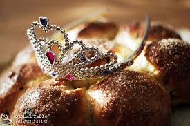 A Cake For 3 Kings Dreikonigskuchen Recipe New Year S Eve Food Traditions New Year S Food King Cake