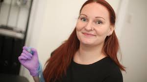 Woman Trains As Nipple Tattoo Artist After Having Double Mastectomy To  Reduce Her Breast Cancer Risk