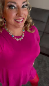 No words for this one but I'm in love 😻 It's literally perfect! Jeans,  leggings, skirt, you name it you can wear it with anything!! So comfy, fits  perfect (I'm wearing a