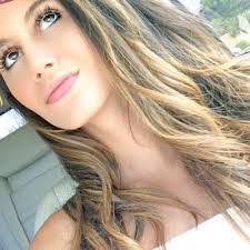 Lauren Sinclair's Instagram, Twitter & Facebook