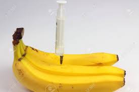 バナナは、針と注射器を挿入、します。の写真素材・画像素材 Image 52260648