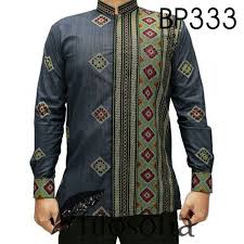 Pria biasanya diperbolehkan untuk bertelanjang dada dalam berbagai tempat umum, seperti di kolam berenang. 18 Batik Ideas Batik Mens Fashion Fashion