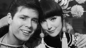 Una stubbs, beloved actor of television shows like sherlock, worzel gummidge, till death us do part and eastenders, has died aged 84. Jbzidyyprgvnfm