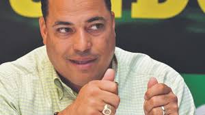 Carmelo Ríos defiende al representante Georgie Navarro