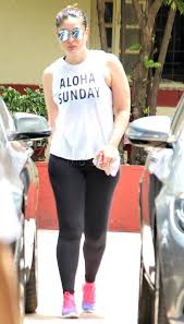 Looks Like Kareena Kapoor Khan Is Missing Sunday Bebo Sported A White Top Which Read Aloha S Kareena Kapoor Bikini Bollywood Outfits Bollywood Actress Bikini