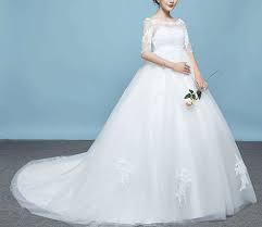 Frauen lieben es zu shoppen, das ist einfach nicht abzustreiten. Umstandsbrautkleid Mit Armeln Und Ausgestelltem Tullrock Brautmode Kleid Hochzeit Brautkleid
