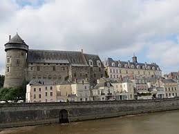 Chateau De Laval Chateau Les Regions De France Pays De La Loire