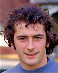 Birmingham City have unveiled the statue of Trevor Francis, Britain's first  Million pound footballer, outside of St Andres today 👌 💙