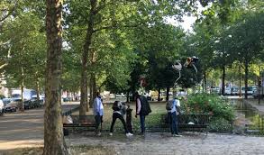 Paris Un Mois Apres Le Demantelement Du Camp Du Millenaire Environ 500 Migrants Toujours A La Rue Infomigrants