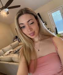 Candice Moreno's Instagram, Twitter & Facebook