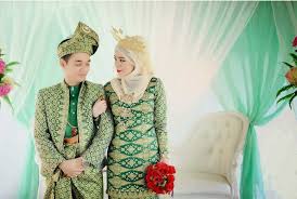 Maka, untuk dapat menghasilkan warna yang mendekati warna turquoise, kita hanya perlu menggunakan 2 warna primer yaitu hijau dan biru. 26 Koleksi Pengantin Ideas Malay Wedding Dress Muslimah Wedding Dress Muslimah Wedding